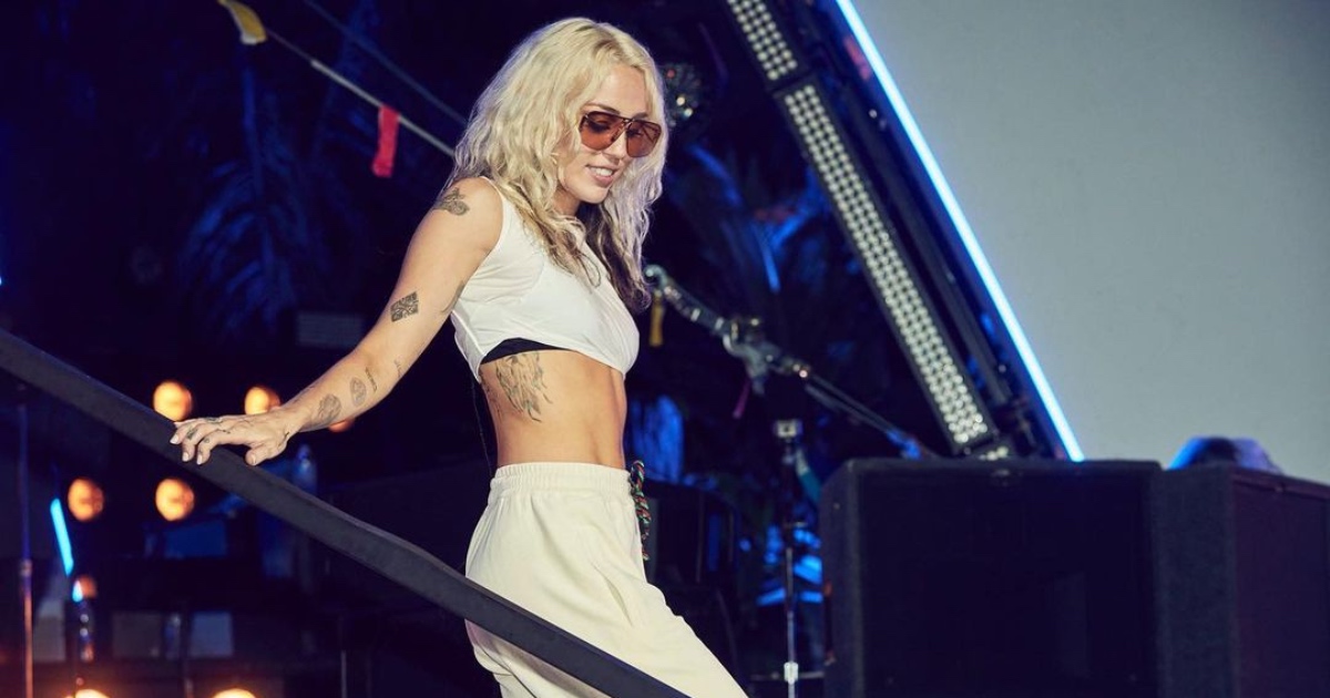 Miley Cyrus To Release New Single Flowers On Ex Liam Hemsworth s Birthday L fe The 